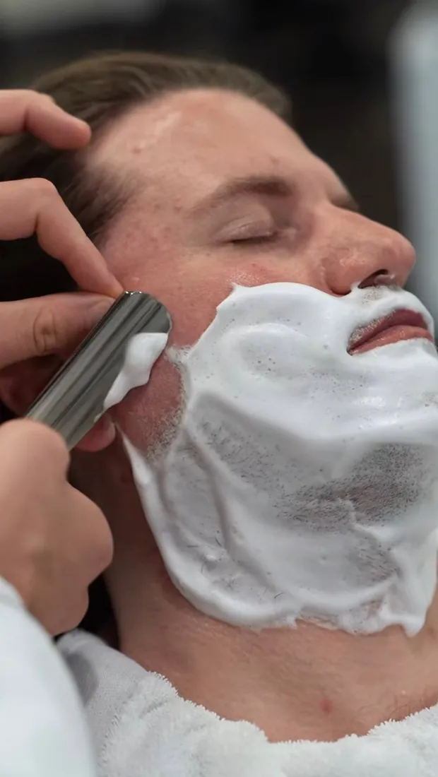 Hot Shave at Hanny's Hair Lounge